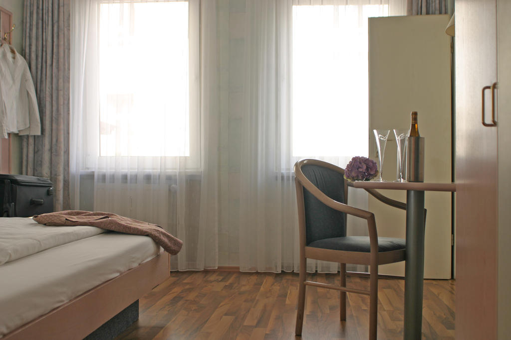 Hotel Astoria Франкфурт-на-Майні Номер фото